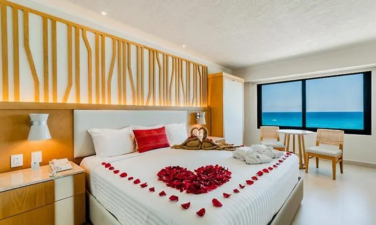 Royal Solaris Cancun 4*,