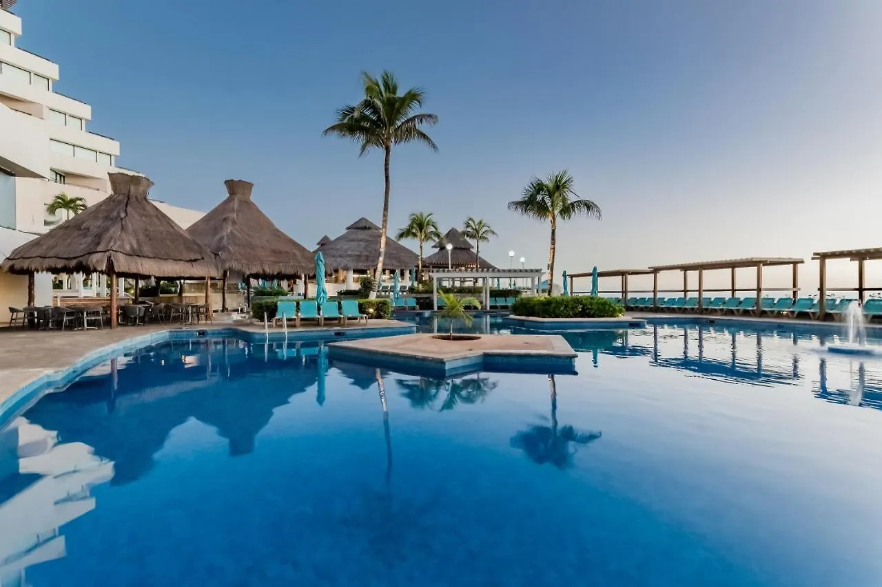 Royal Solaris Cancun Resort